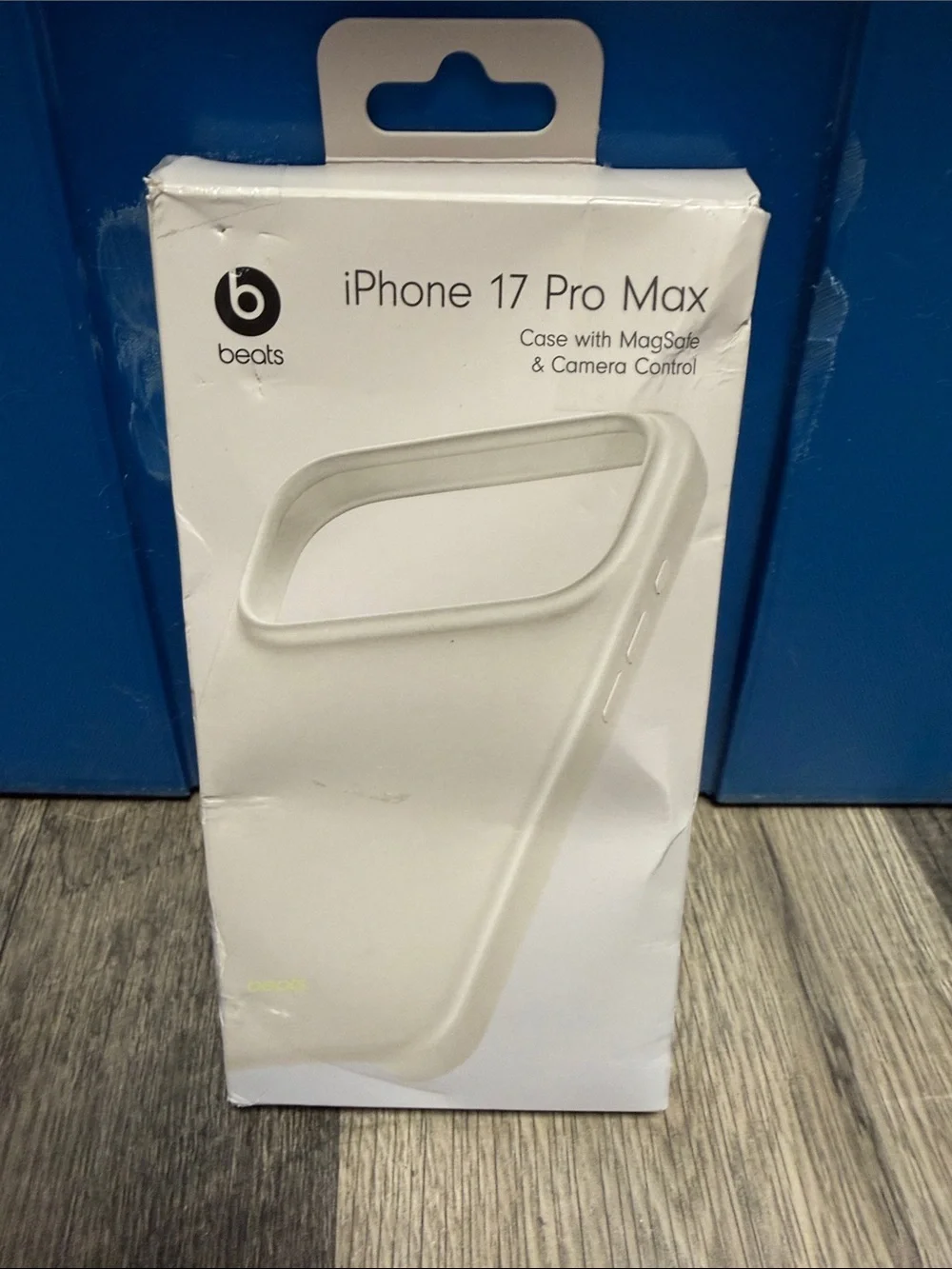 Beats by Dre Clear White iPhone 17 Pro Max Case with MagSafe